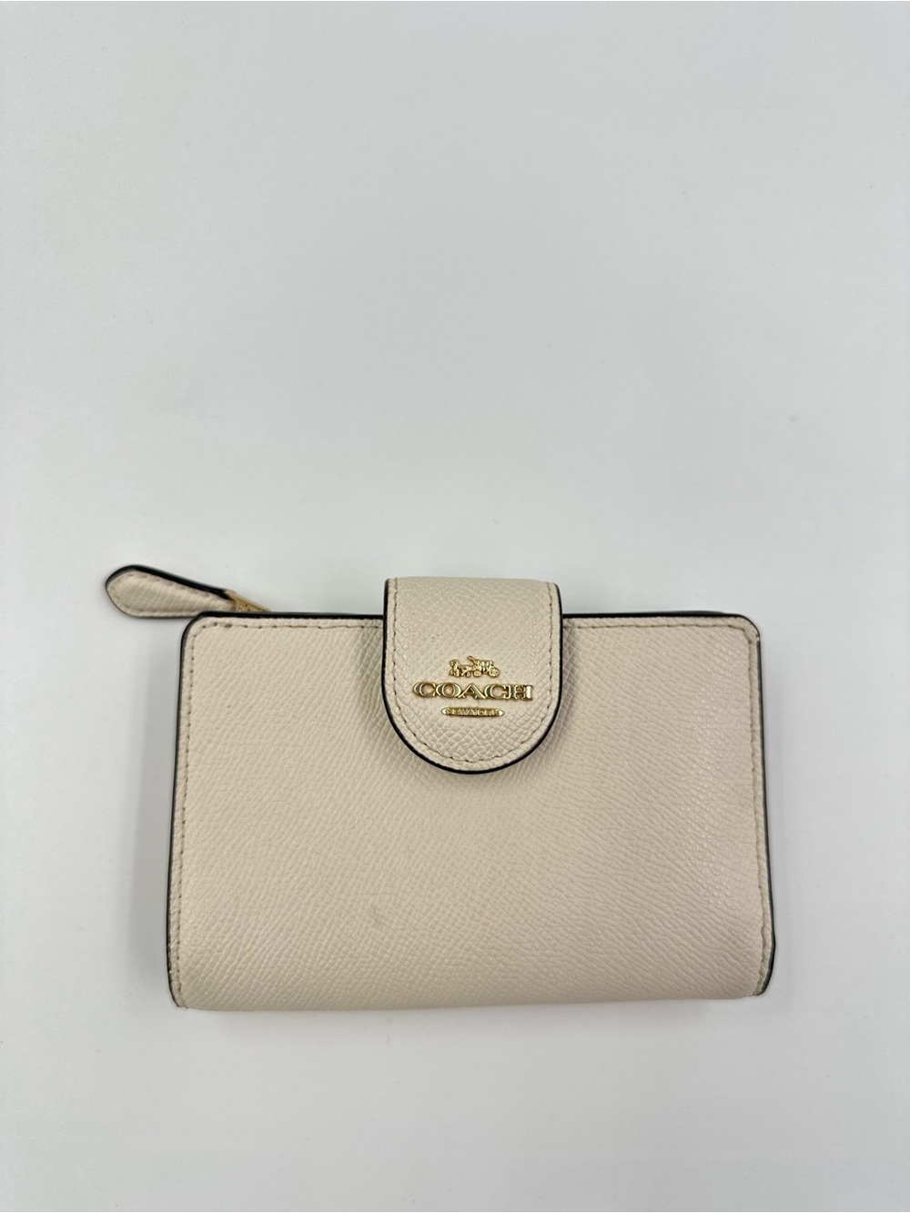 Coach Cream Colored Medium Corner Zip Wallet Style 6390